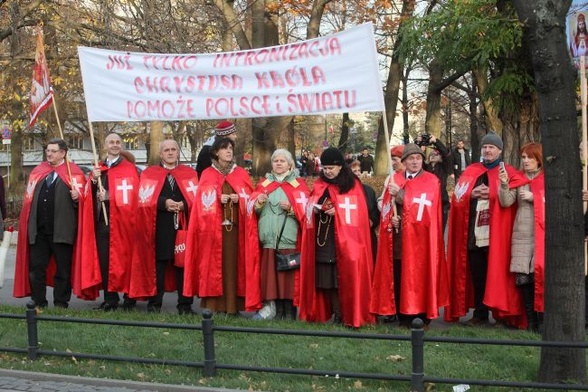 Chrystus nie potrzebuje jakiejkolwiek formy intronizacji - piszą biskupi polscy