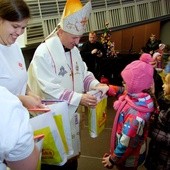 Co roku praska Caritas przygotowuje kilkaset paczek świątecznych dla najmłodszych
