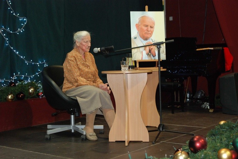 Wanda Półtawska podczas spotkania w Kuźni Milanowskiej