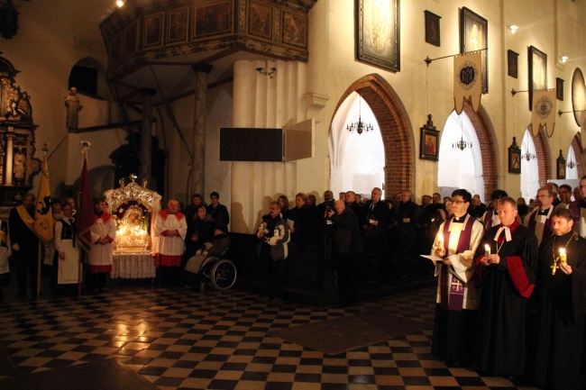 Pożegnanie bp. Kasyny w Oliwie