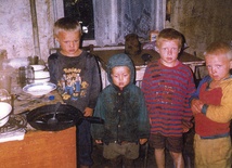 Dzieci znalezione w opuszczonych domach w Kaliningradzie  