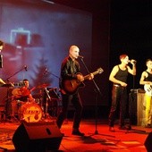 Rocznicowy koncert w bielskim teatrze przybliżył młodym tamten czas