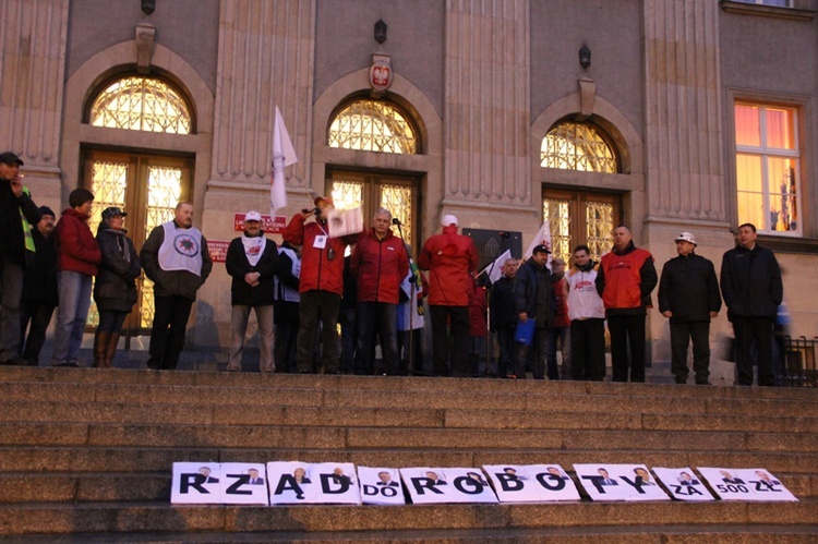 Demonstracja związkowców w Katowicach