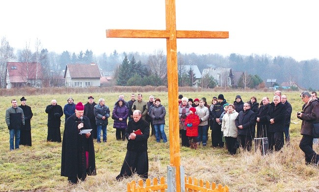 Na łąkach Owczej Góry w Kłodzku pojawiło się kilkudziesięciu przyszłych parafian