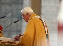 "Papież poświęcił się dla Kościoła"