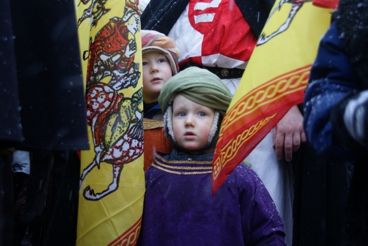 Tychy - orszak w padającym śniegu