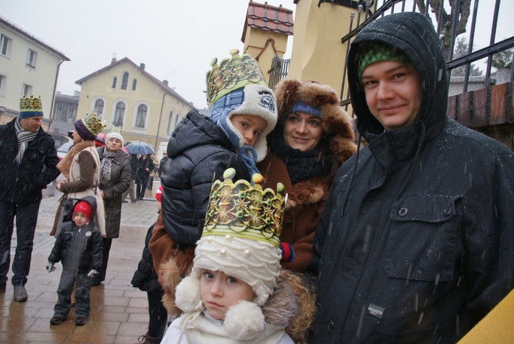 Tychy - orszak w padającym śniegu