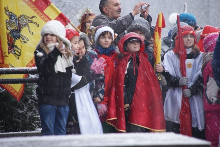 Tychy - orszak w padającym śniegu