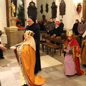 Bazylika katedralna w Łowiczu. Trzej Królowie w procesji z darami