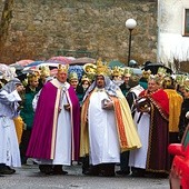  Wszyscy zdążali do jednego celu – betlejemskiej stajenki  