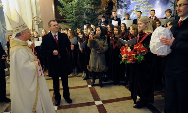 Młodzieżowy Chór Parafii Chrystusa Miłosiernego w Białej Podlaskiej „Schola Cantorum Misericordis Christi” to zespół, który ma na swoim koncie wiele nagród i koncerty w kraju i zagranicą