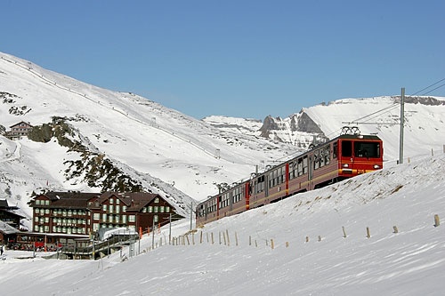 Koleją przez lodowce Alp