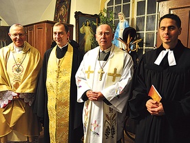  Bp Piotr Libera, ks. protojerej Eliasz Tarasiewicz, bp Maria Ludwik Jabłoński i ks. Mateusz Łaciak wspólną modlitwą w kościele św. Jana rozpoczęli tegoroczne spotkania ekumeniczne