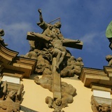 Zwieńczenie frontu bazyliki mniejszej w Krzeszowie