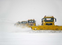 Kilkaset szkół pozamykanych z powodu śniegu