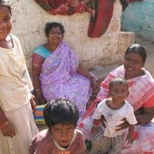 Bombaj: 37 mln świateł w obronie kobiet