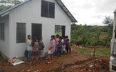 Domy dla ofiar tajfunu na Filipinach