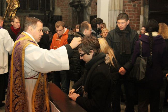 Środa popielcowa we wrocławskiej katedrze