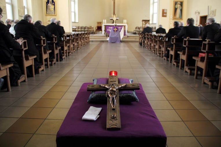 Nabożeństwo pokutne kapłanów w kaplicy WSD w Łowiczu