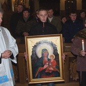  – Podczas peregrynacji Maryja odwiedziła ponad 1100 rodzin – mówi ks. Paweł Mikulski, proboszcz
