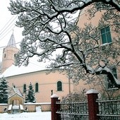  Kościół parafialny w Lubrzy