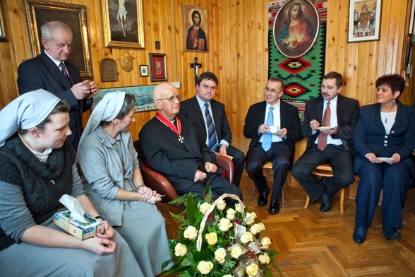 Uroczystość wręczenia odznaczenia dla ks. prof. J. Lacha