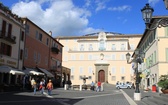 Castel Gandolfo - tu zamieszkał Benedykt XVI