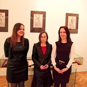  Autorki wystawy „Alchemicy, medycy, uczeni”: dr Maria Otto (w środku), Agnieszka Kubiak (po prawej) i Zofia Tatarek  