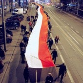 Szczecinianie oddali hołd żołnierzom wyklętym, maszerując, 1 bm. ulicami miasta. Obchody Dnia Pamięci Żołnierzy Wyklętych odbyły się w całej Polsce