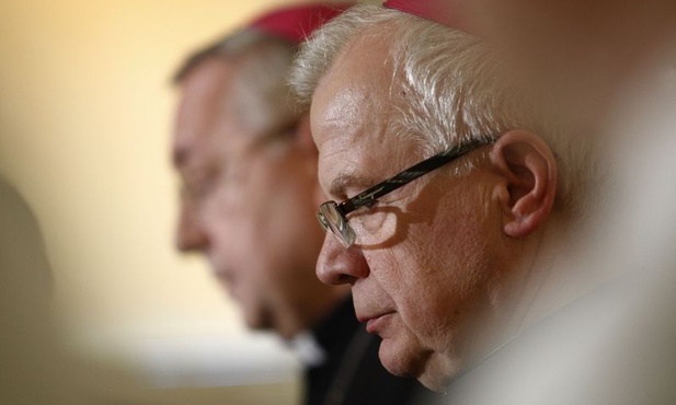 Abp Michalik: Rezygnacja papieża to ostrzeżenie