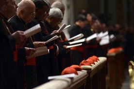 Kardynałowie modlili się u grobu św. Piotra