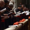 Media o "starciach" wśród kardynałów i szansach "outsiderów"