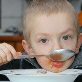 „Głód dzieci jest hańbą Polski”