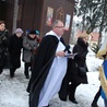 Po Mszy św. uczestnicy udali się do Płockiego Parku Pamięci na krótką modlitwę