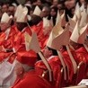 Konklawe – kardynałowie „pod kluczem”