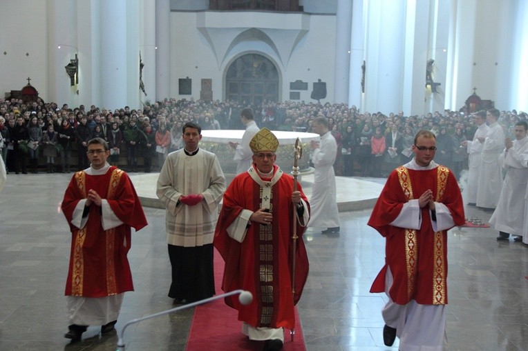 Światowy Dzień Młodzieży w katowickiej katedrze
