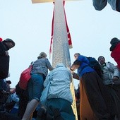  Centralne uroczystości pod Papieskim Krzyżem na pl. Piłsudskiego rozpoczną się o 20.30