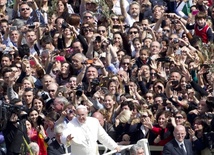 TVP1: Transmisje i film o papieżu Franciszku
