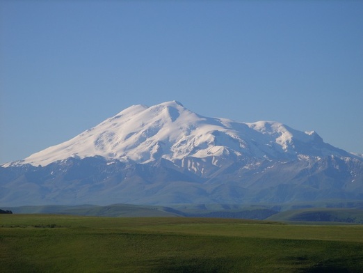 Na Elbrusie znaleziono zwłoki alpinistów