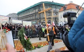 Obchody smoleńskie na Krakowskim Przedmieściu