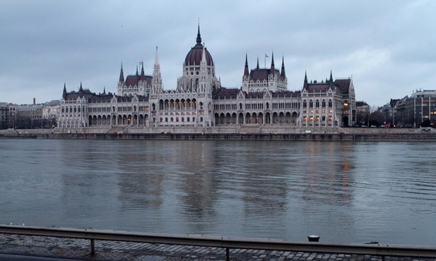 Na Węgrzech do szkół wraca religia