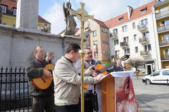 Ewangelizacja na prudnickim Rynku