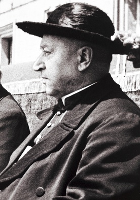 Ksiadz A. Hlond posługiwał na Śląsku od grudnia 1922  do czerwca 1926 roku