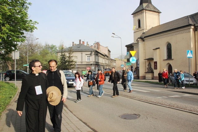 Idą z Cieszyna do Łagiewnik