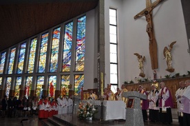 Uroczystościom jubileuszowym w Glinojecku przewodniczył bp Roman Marcinkowski