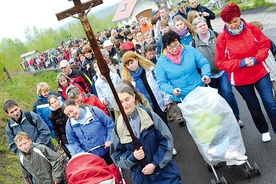  Z roku na rok przybywa pierwszomajowych pielgrzymów