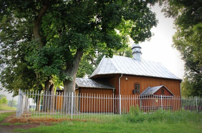 Na szlaku znajdziemy także zabytkowy kościół parafialny p.w. św. Andrzeja w Brwilnie