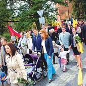  Rodziny z małymi dziećmi, które wezmą udział w marszu,  podobnie jak w roku ubiegłym pójdą na czele