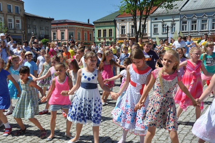 Taniec wielkanocny w Brzesku