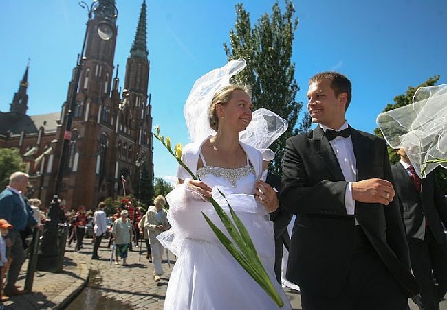 Stąpając po żywych kwiatach